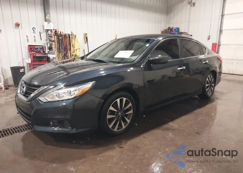 2017 Nissan Altima 2.5/2.5 S/2.5 Sl/2.5 Sr/2.5 Sv из США, поврежденный, VIN 1N4AL3APXHC138427